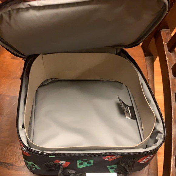 A Child Minecraft Lunchbox - Picture 4 of 6